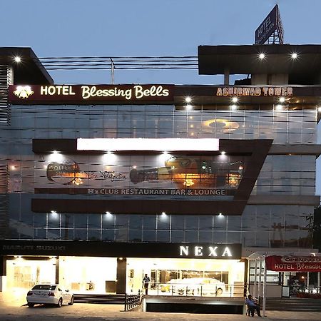 Hotel Treebo Blessing Bells Dehradun Exterior foto