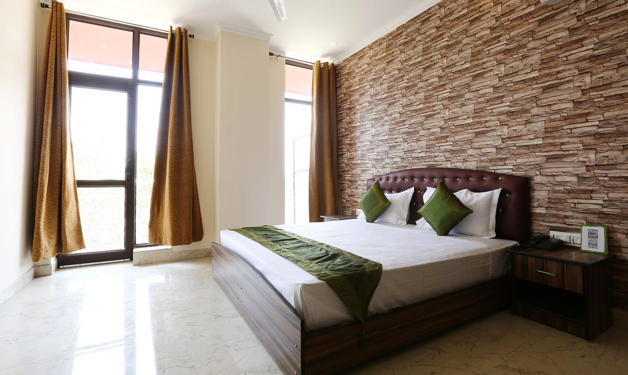 Hotel Treebo Blessing Bells Dehradun Exterior foto