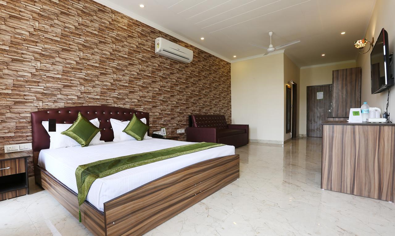 Hotel Treebo Blessing Bells Dehradun Exterior foto